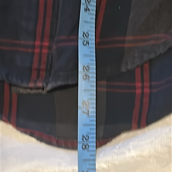 💜3/$30💜 Fox Black and Red Plaid Shirt - Picture 2 of 4